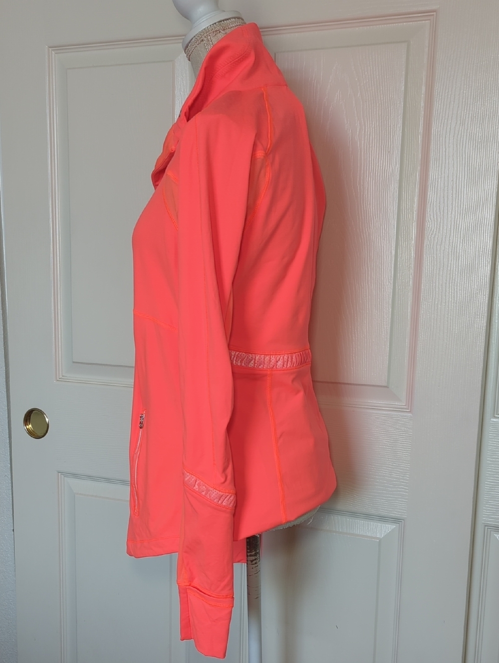 Lululemon Run Reflect Pullover in Light Flare - Picture 10 of 15